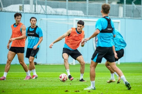 汗滴  挥洒在午后的练习  场🏃‍