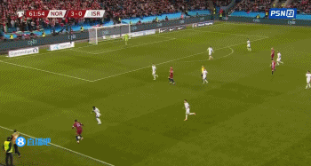 暴力头槌！哈兰德大力顶球破门，本场连进两球