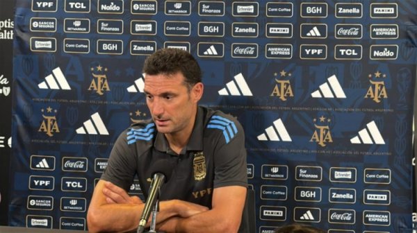 斯卡洛尼：让冈萨雷斯踢边卫是因为他有这个能力，与对手无关