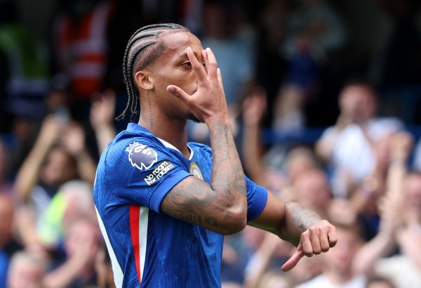 若昂-佩德罗：能得分  非常开心，有时有机会也会传送球  给队友