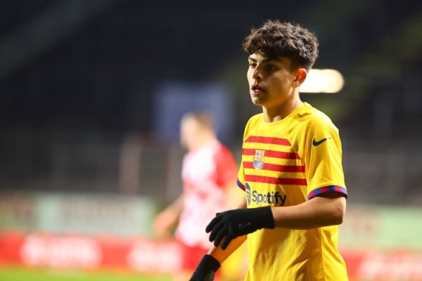 官方：巴萨小将埃斯帕特在西班牙青年队负伤  ，预计缺席8到10周