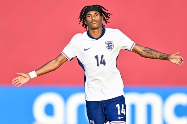 小赫斯基：福登和斯特林是我的偶像 左路是我感觉最舒服的位置